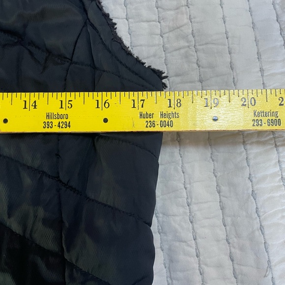 The North Face Black Reversible Vest XS Down and Faux Fur EUC - Picture 9 of 9